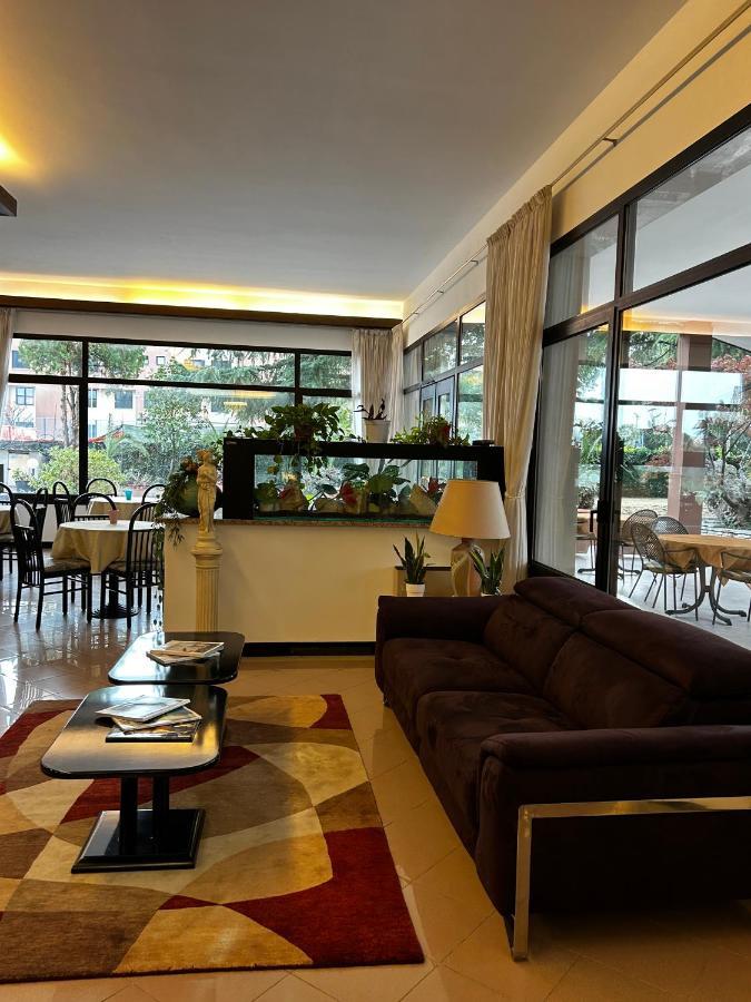 Hotel Rey'S モンテグロット・テルメ エクステリア 写真