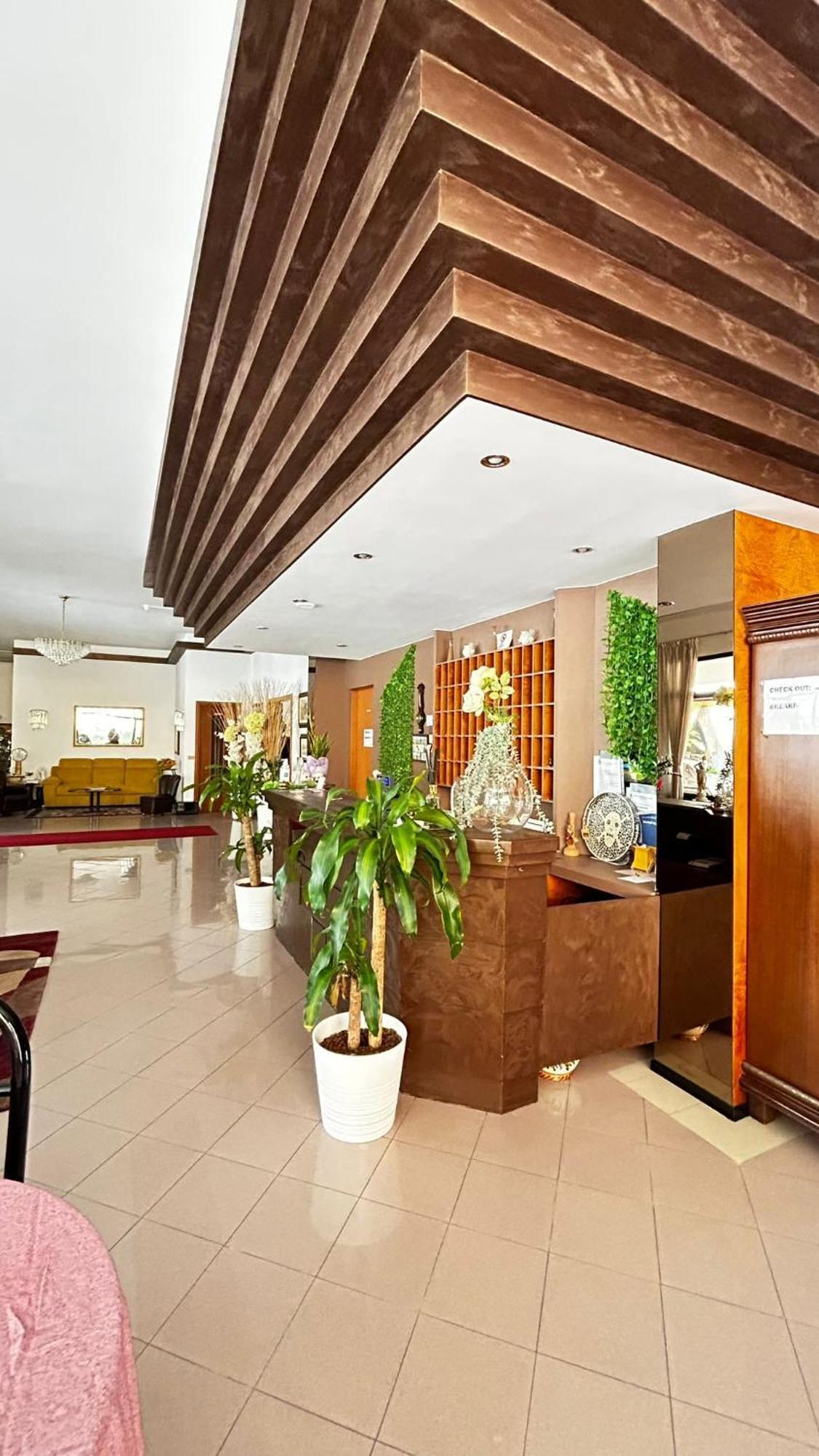 Hotel Rey'S モンテグロット・テルメ エクステリア 写真